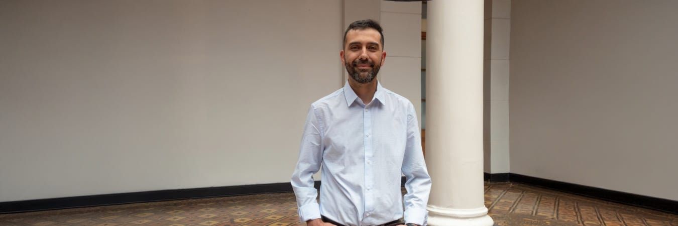 Académico Alejandro Olivares publica artículo en la prestigiosa revista Public Administration Review (PAR)