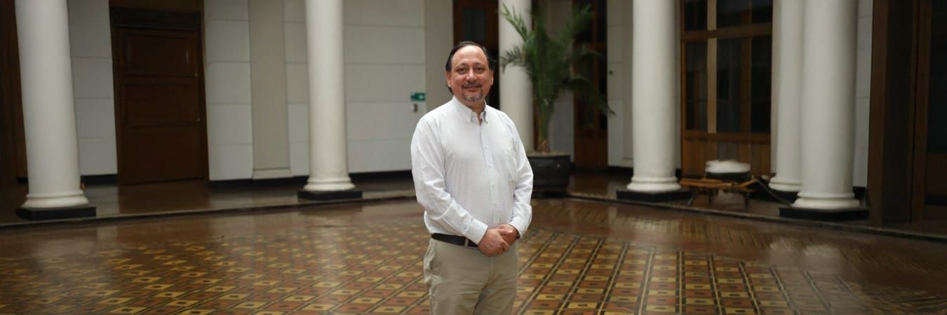 Académico Marcel Aubry publica artículo que analiza cómo las diputadas chilenas abordan temas de grupos desfavorecidos