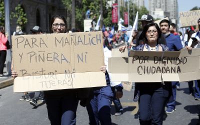 Imagenes de Santiago Movilizado y Bajo estado de Excepcion