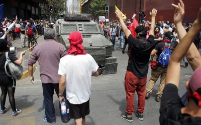 Imagenes de Santiago Movilizado y Bajo estado de Excepcion