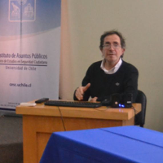 Profesores Letelier y Ormeño exponen sobre descentralización fiscal en educación