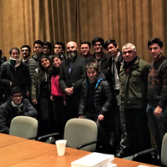 Profesor Jaime Fierro presentó La ciudadanía y sus límites a estudiantes del Instituto Nacional