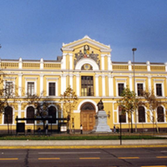 La Universidad de Chile y siete de sus carreras lideraron las categorías de evaluación del ranking de AméricaEconomía, una de las principales publicaciones periodísticas de economía en la región.