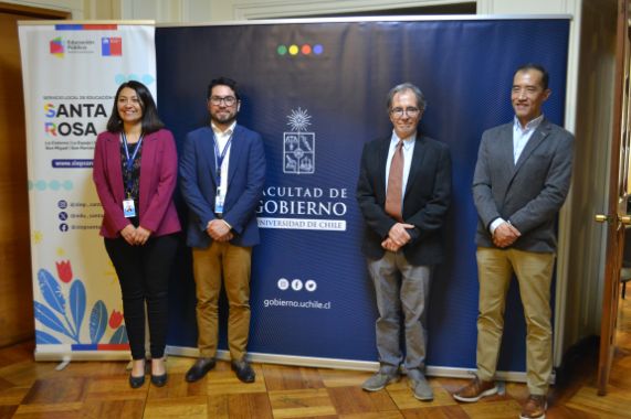 Facultad de Gobierno y SLEP Santa Rosa firman convenio de colaboración mutua