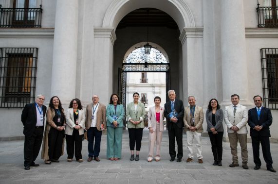 Académico Sergio Galilea participa en la entrega del Informe Final del Consejo Asesor para la Política de Descentralización