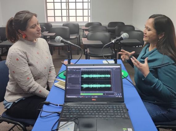 Nueva edición del podcast Voces de la Facultad de Gobierno: Verónica Figueroa Huencho reflexiona sobre gobernanza indígena e interculturalidad