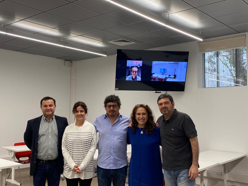 Profesora Olga Espinoza obtiene su grado de Doctora con nota 7