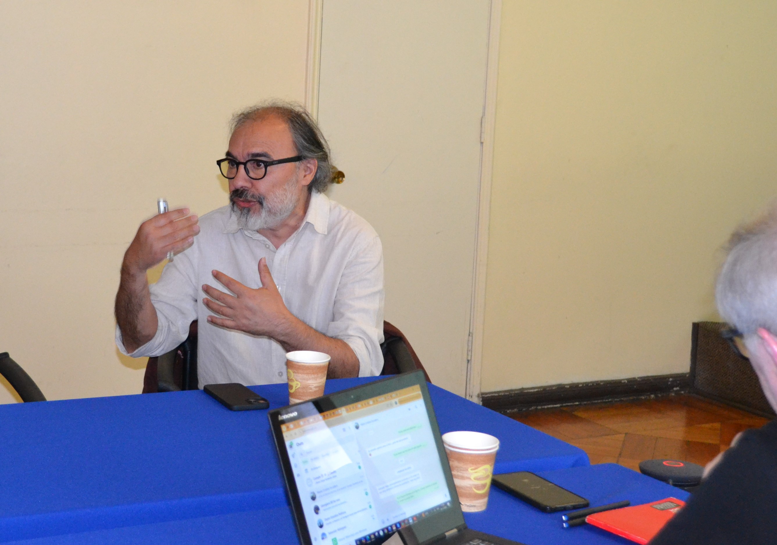  Prof. Marcelo Ramírez expuso en reunión del Claustro del Departamento de Estudios Políticos